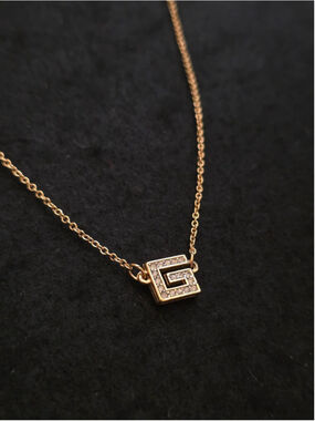 VTG 1980s Givenchy Paris New York Gold-Tone Single "G" Logo Station Chain Ne